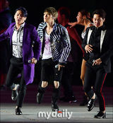 组图：鸟叔朗朗跨界合作 JYJ热唱亚运主题曲