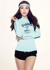 组图：韩星闵孝琳拍写真 大秀完美身材