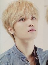 组图：也是拼了！金在中写真戴兔耳 含手指卖萌