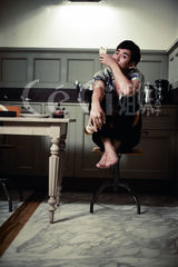 高清组图：韩星尹继尚时尚大片 完美演绎不羁情人