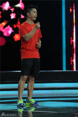 组图：《超演》导师护犊子 李咏乐嘉互耍心机