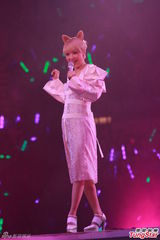 组图：陈慧娴张学友亲吻无顾忌 演唱会变老友会