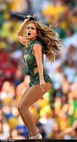 组图：世界杯开幕式精彩纷呈 洛佩兹性感秀美臀