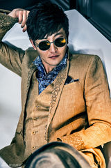 组图：郭京飞风格大片 复古前卫高冷范儿