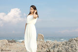 组图：颖儿曝海边清新照 素雅白裙文艺范十足