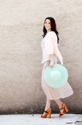 组图：黄小蕾街拍曝光  走孕妈的美丽“孕”路