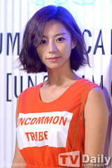 组图：少时秀英蔡贞安等出席活动 秀各色时尚