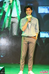 组图：陈柏霖传递正能量 与考生分享放松计划