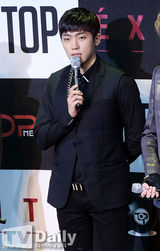 组图：TEEN TOP回归在即 魅惑眼神成熟蜕变