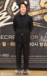 组图：《秘密之门》发布会 韩石圭等低调亮相