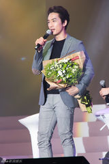 独家：宋承宪上海见面会 为粉丝冲咖啡