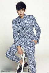 组图：张若昀时尚大片 冷峻忧郁温暖清朗