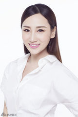 组图：高洋清丽写真曝光 裸妆显高贵靓丽