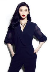 组图：景甜26岁生日裸背登封面 褪青涩展女人味