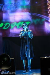 组图：苏志燮上海开唱 粉丝热情致演出中断