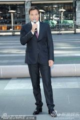 组图：艾美一切就绪 主持人吉米-法隆亮相揭红毯