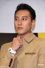 组图：王阳明代言手表断言萧亚轩柯震东只是朋友