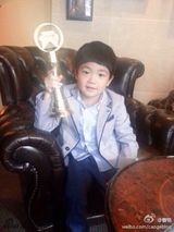 组图：曹格晒哥哥Joe呆萌酷照 父子俩搞笑不停