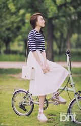 组图：韩星李烈音拍写真 清爽空灵似精灵