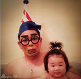 组图：日本父女逗比泡澡照走红 蠢萌犯二又有爱