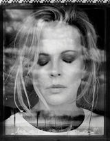 组图：影后贝辛格风格大片 年过60体态仍完美