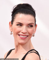 组图：朱丽安娜-玛格丽丝优雅亮相红毯