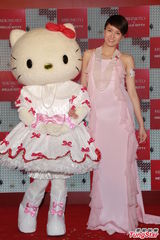 组图：梁咏琪陈茵媺同当孕妇 齐怀3个半月宝宝