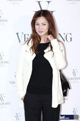 组图：韩星金莎朗金敏贞等出席品牌新品发布会