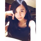 组图：美女硕士毕业抱儿子怀女儿被赞人生赢家