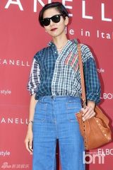 组图：韩星申敏儿朴韩星清新亮相笑容甜