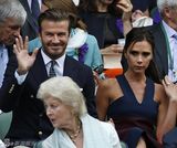 组图：巨星一秒变粉丝！众星云集观战温网决赛