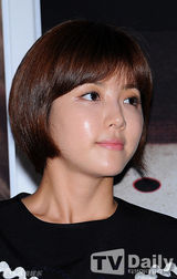 组图：韩星朴韩星亮相 透视黑裙小秀性感