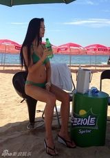 组图：Clara自曝泳装写真秀火辣性感身材