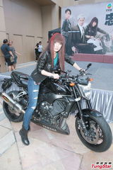 组图：郭晋安为宣传坐轮椅 田蕊妮假发像徐子珊