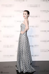 组图：高圆圆梅婷宋佳受邀出席时尚晚宴