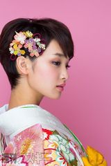 组图：刚力彩芽——短发女生也可以性感和可爱