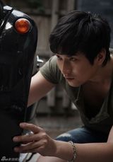 高清组图：满江新专辑封面照曝光 尽显熟男魅力