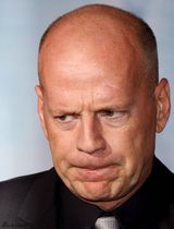 高清组图：布鲁斯-威利斯携娇妻出席新片首映