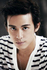 组图：陈楚河生日写真曝光 质感酷男桀骜不驯