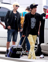 组图：神起SJ少时等SM家族赴印尼开唱亮相机场