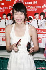 组图：官恩娜连诗雅自曝被揩油 忍气吞声防走光