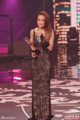 组图：容祖儿九夺劲歌金曲歌后 林峰获最受欢迎