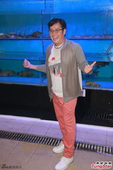 组图：曾志伟谭咏麟投资火锅店 盼开店收益行善