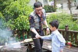 组图：《爸爸回来了》威廉奥莉杭州欢乐采茶