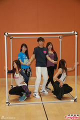 组图：张敬轩《星光熠熠耀保良》演出排练探班