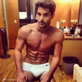 组图：最帅武打明星爆红 腹肌诱惑笑容迷人