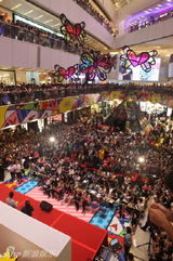 组图：苏志燮上海开唱 粉丝热情致演出中断