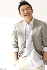 组图：涂松岩雅痞时尚大片 帅气潮搭大叔风范