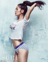 组图：韩星CLARA(李成敏)内衣写真缤纷色彩秀性感