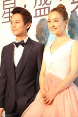 组图：何炅叶璇许茹芸等群星出席时尚盛典